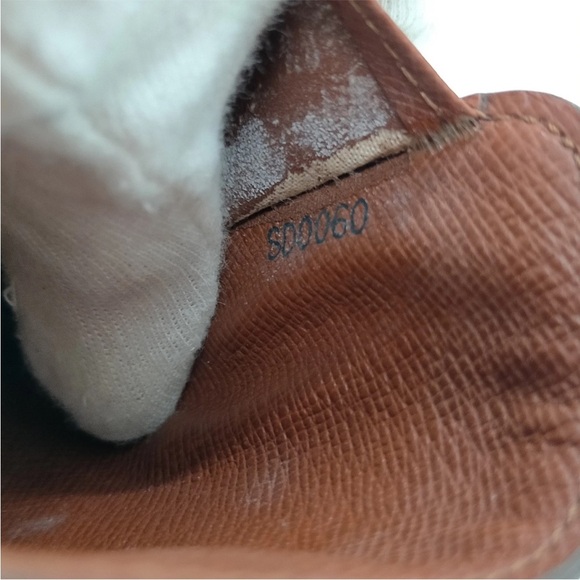 Louis Vuitton Monogram Wallet - Picture 7 of 11